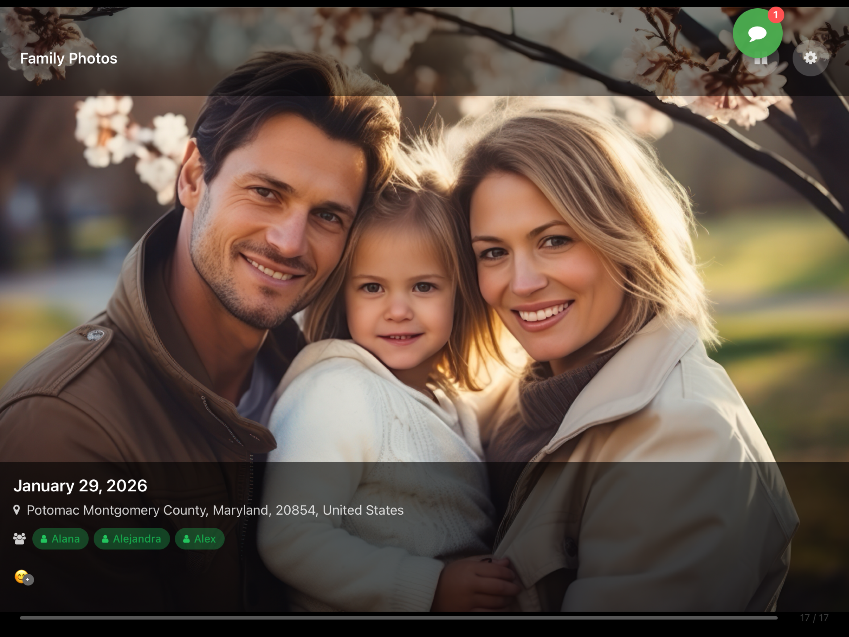 Kizu Picture Frame showing a family photo slideshow